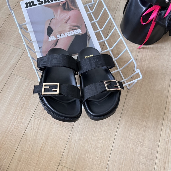 サンダル側面デザイン